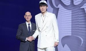 16顺位被摘走！队记：开拓者选择杨瀚森时我们还没准备好他的资料