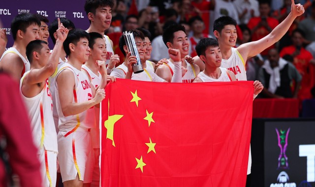 中国男篮12人轮换展现深度优势 替补火力碾压新西兰诠释现代篮球真谛